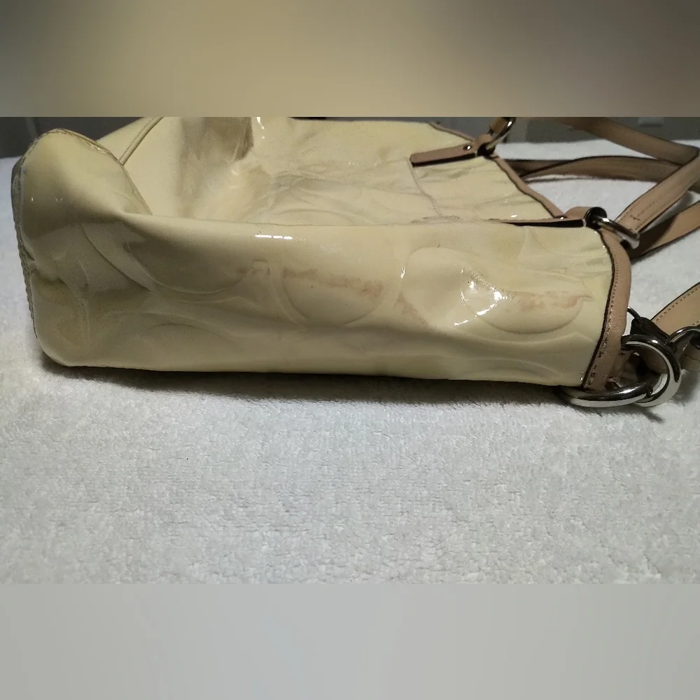 Coach authentic purse